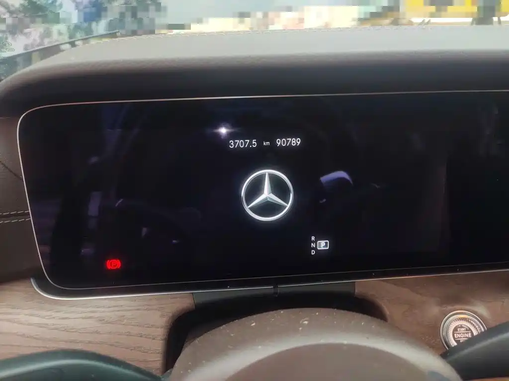 Mercedes-Benz E-Class — миниатюра 5