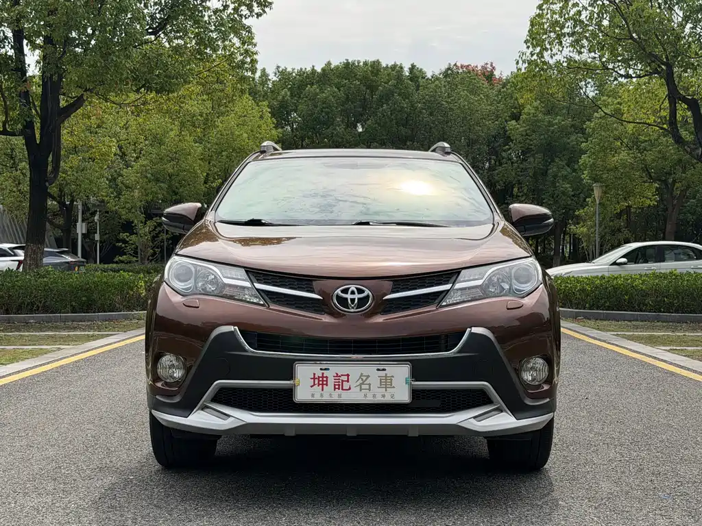 Toyota RAV4 — миниатюра 2