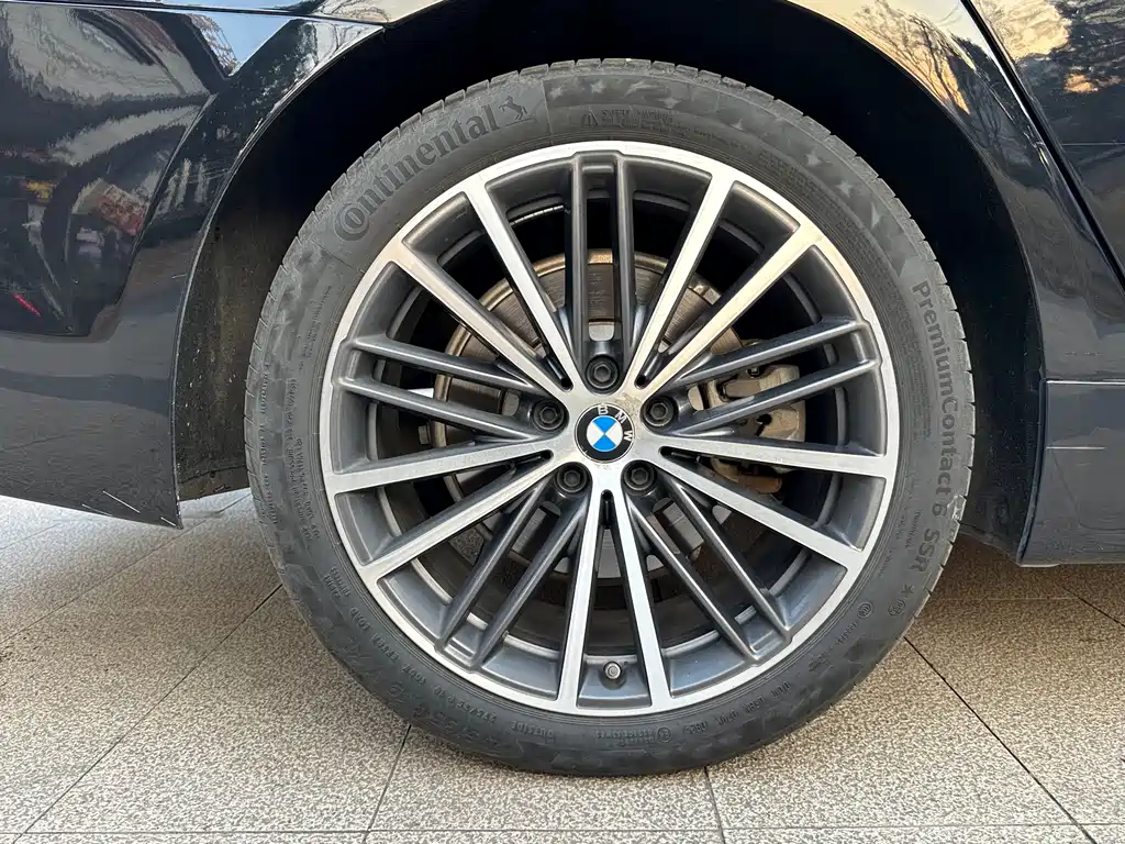 BMW 5 Series — миниатюра 16