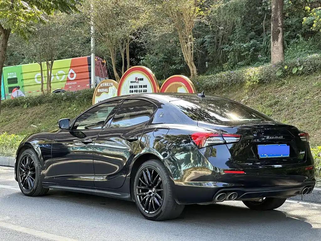 MASERATI GHIBLI