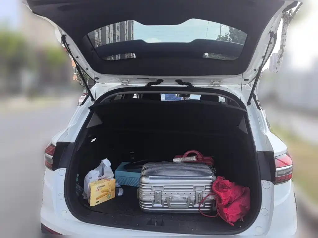 Geely Binyue — миниатюра 20
