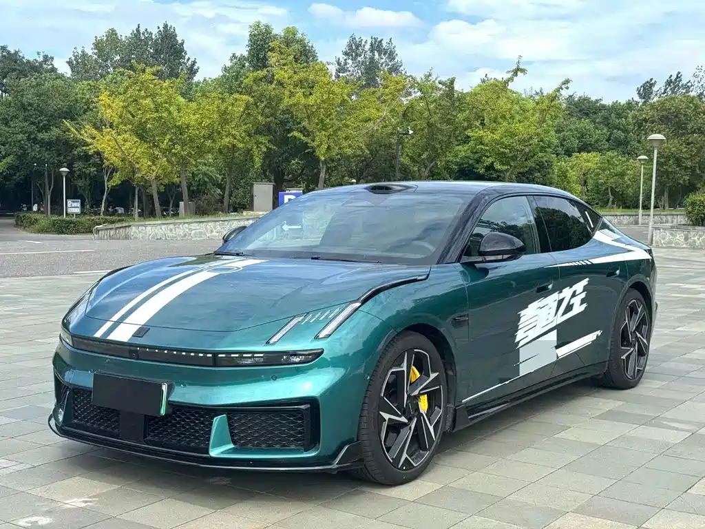 Lynk & Co 10