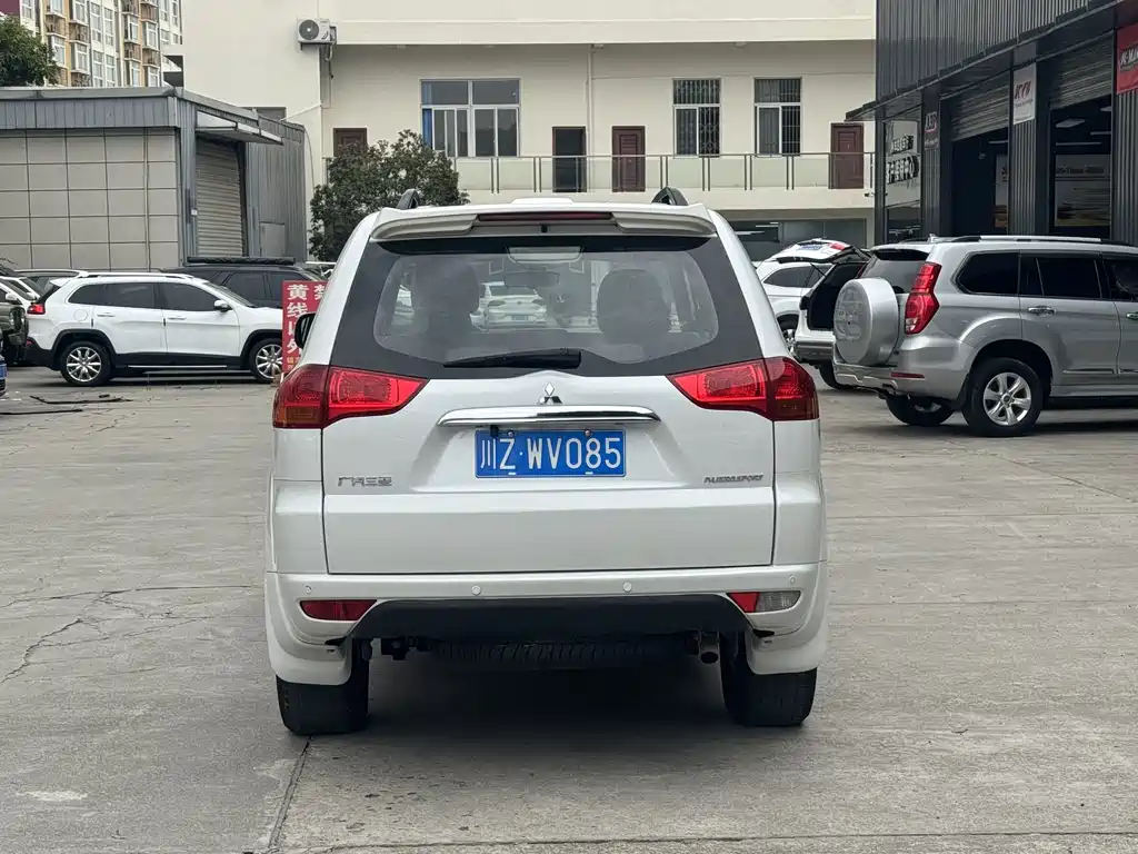 Mitsubishi Pajero Sport — миниатюра 14