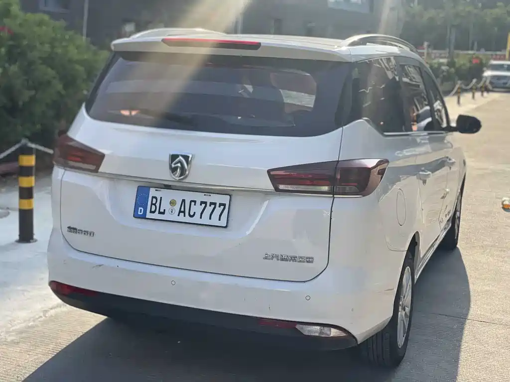 BAOJUN 360