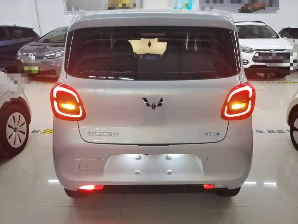 Wuling MINIEV — миниатюра 6