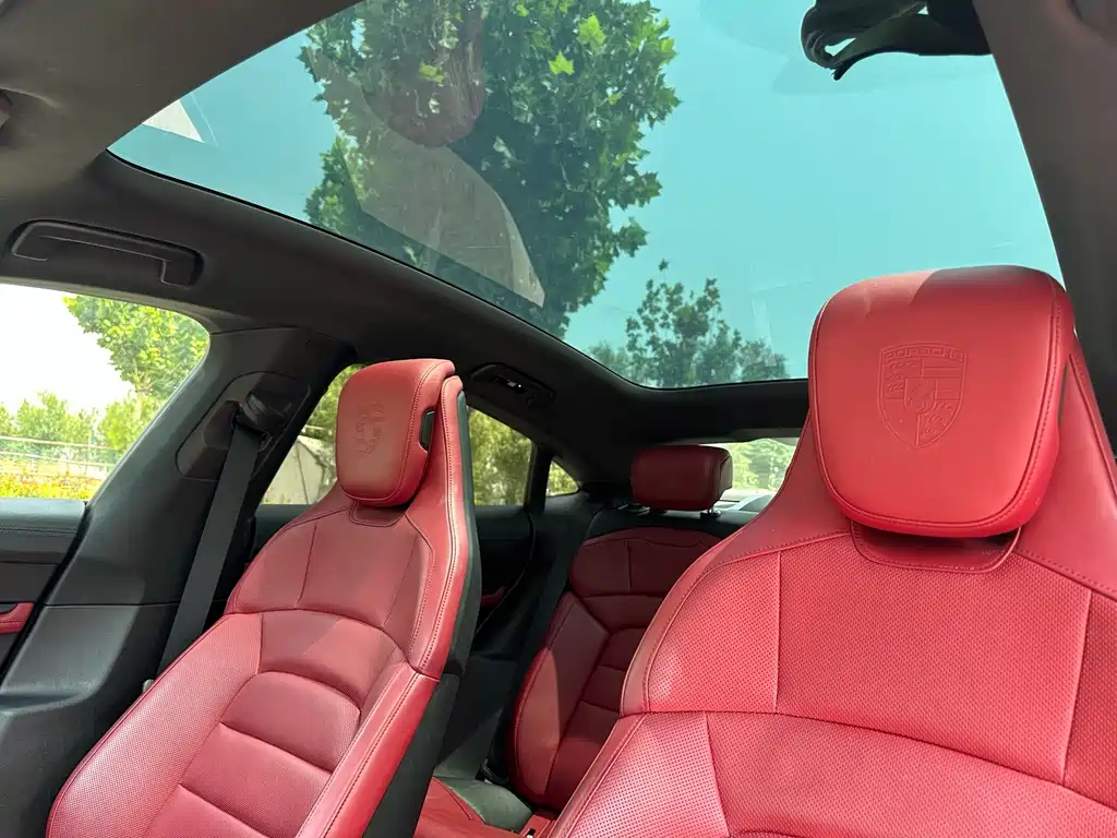 Porsche Taycan — миниатюра 10