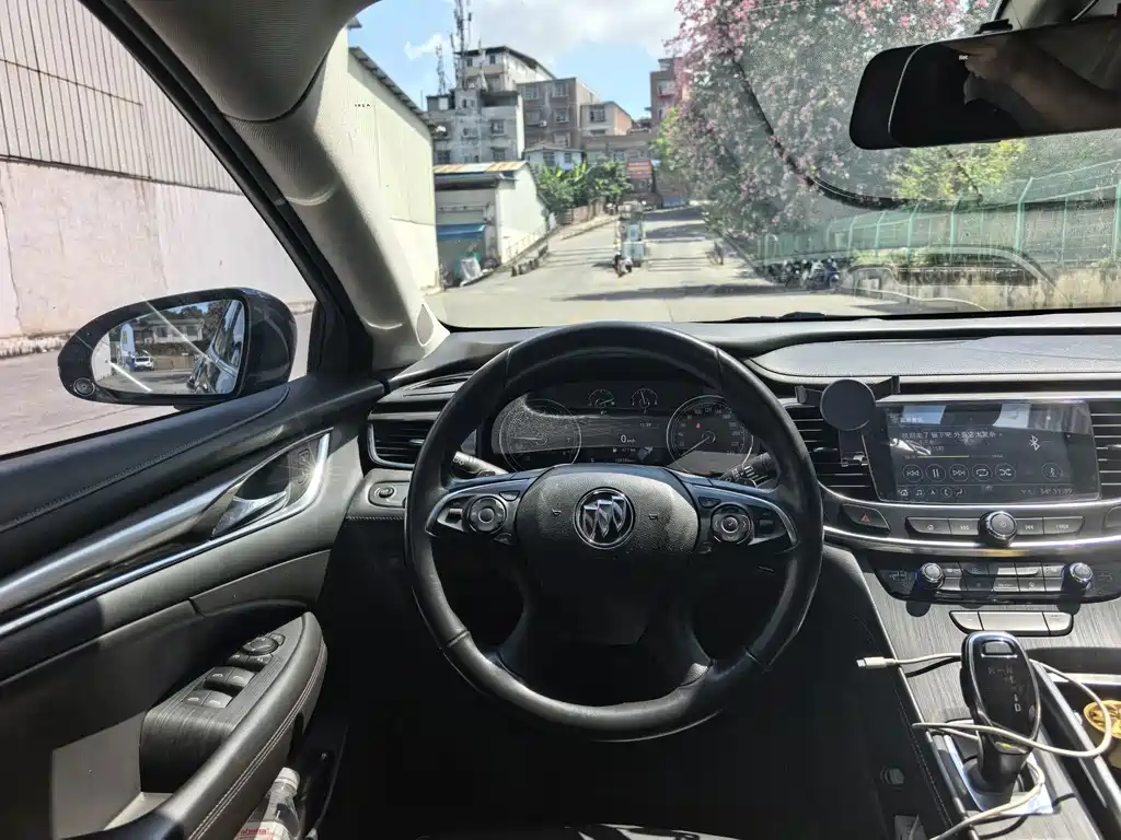 Buick LaCrosse — миниатюра 11