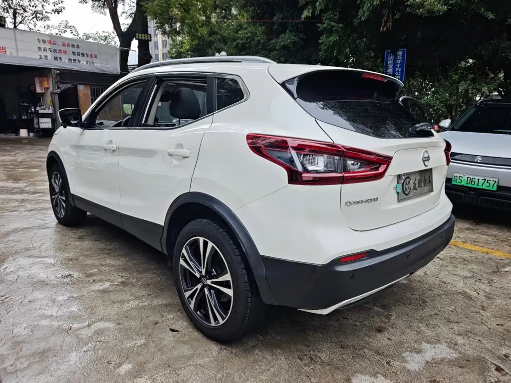 Nissan Qashqai — миниатюра 18