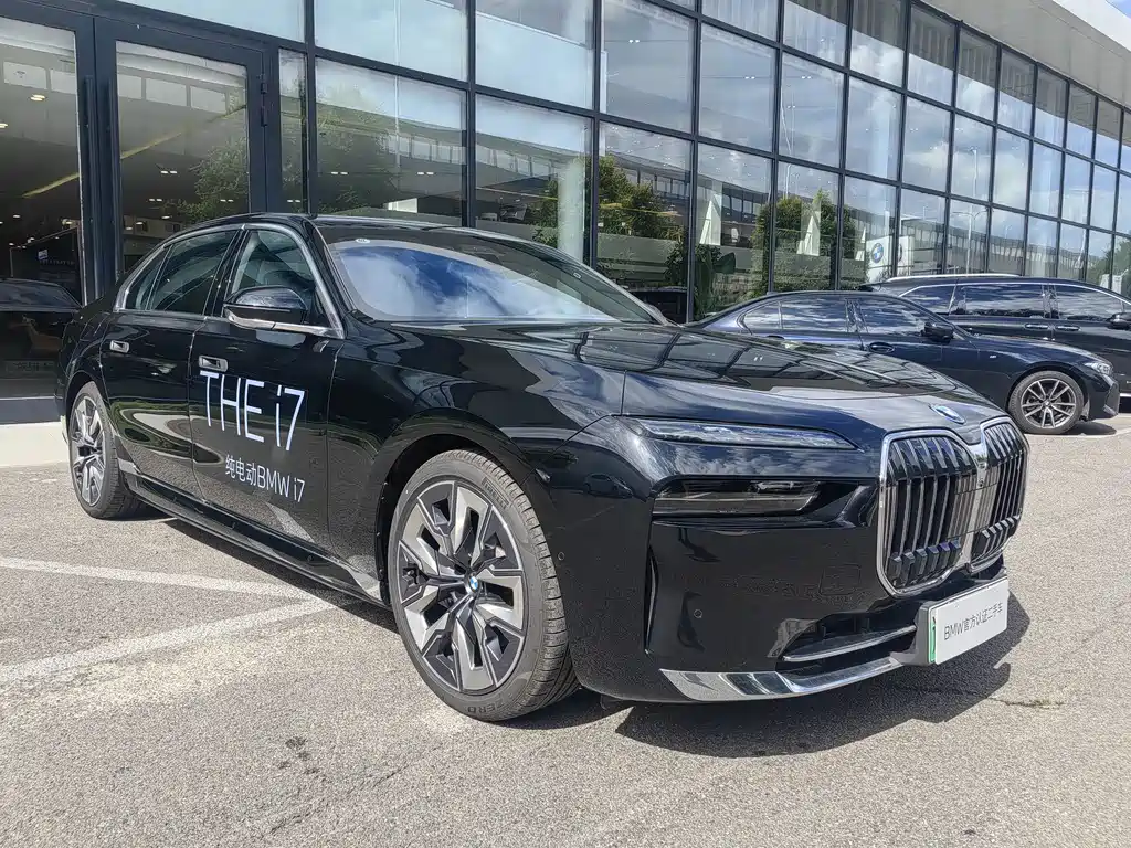 BMW i7 — миниатюра 3