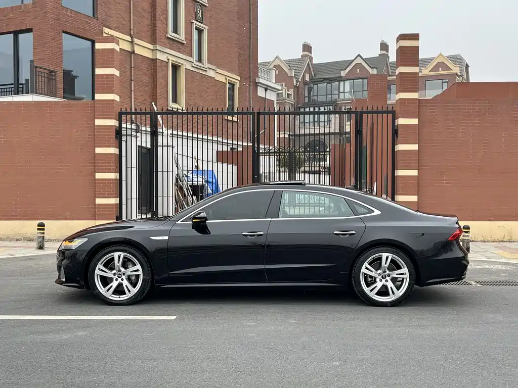 AUDI A7L