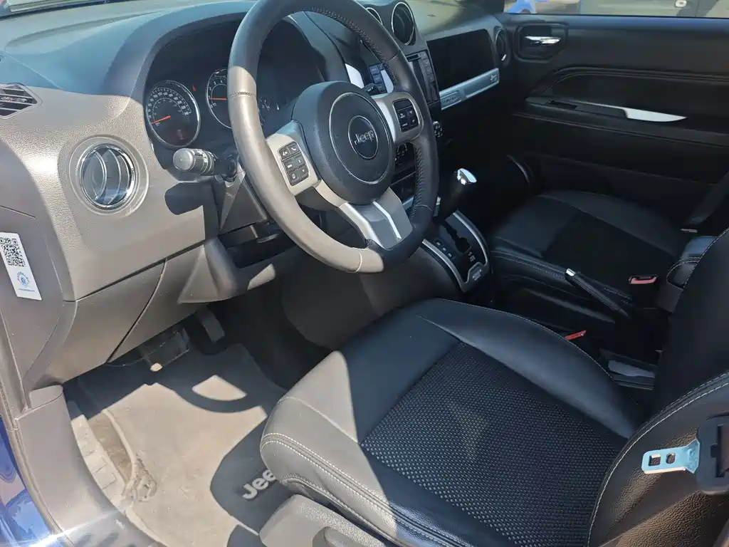 Jeep Compass (Import) — миниатюра 4
