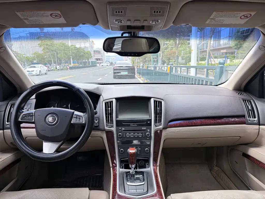 Cadillac SLS — миниатюра 6