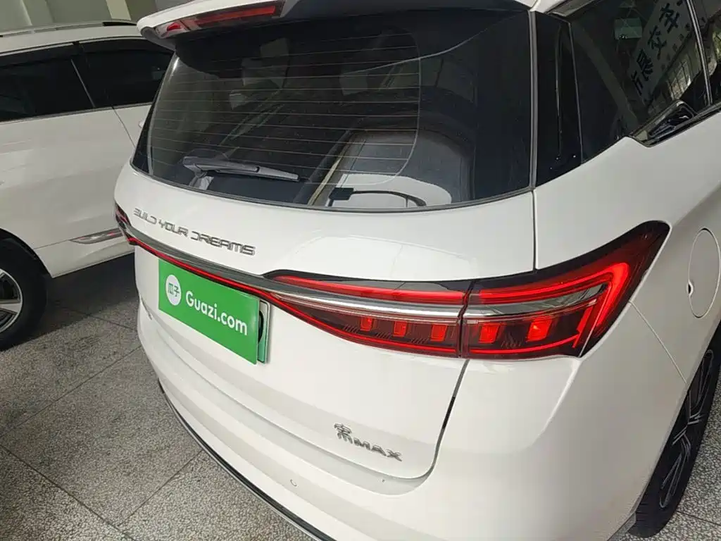 BYD MAX New Energy — миниатюра 6