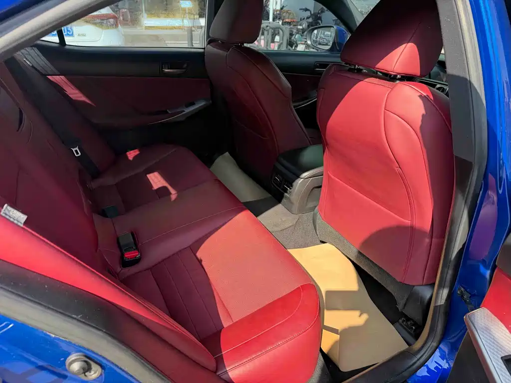 Lexus IS — миниатюра 11