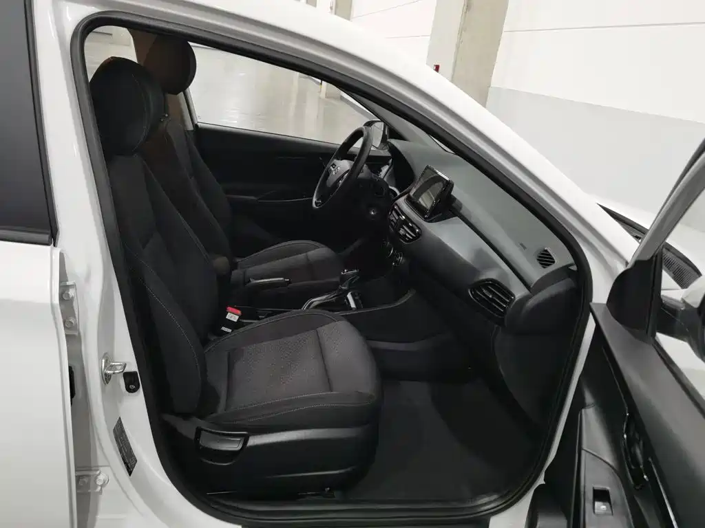 Hyundai Elantra — миниатюра 23