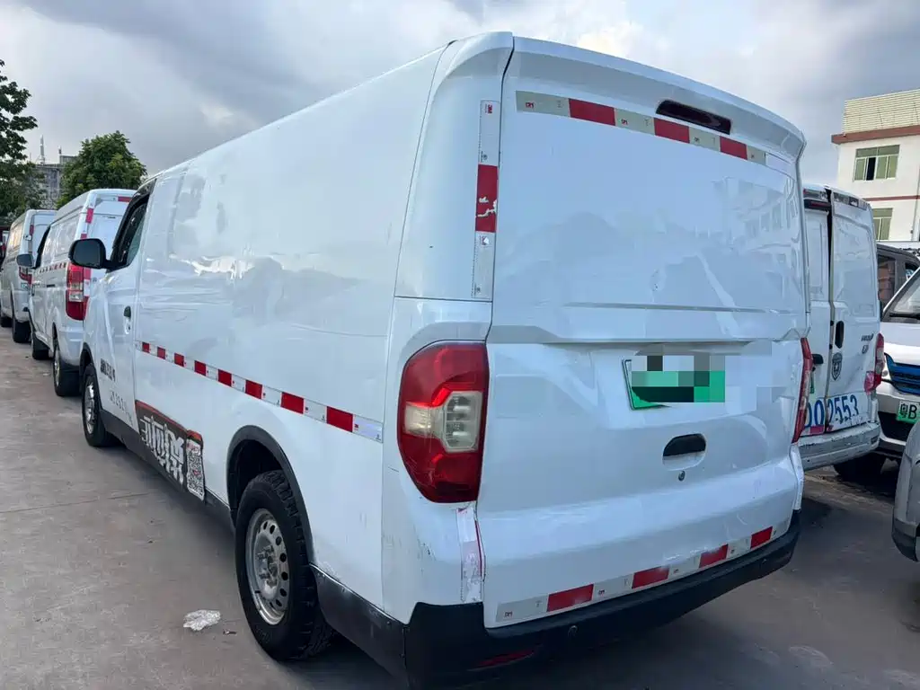 MAXUS EV30 — миниатюра 3