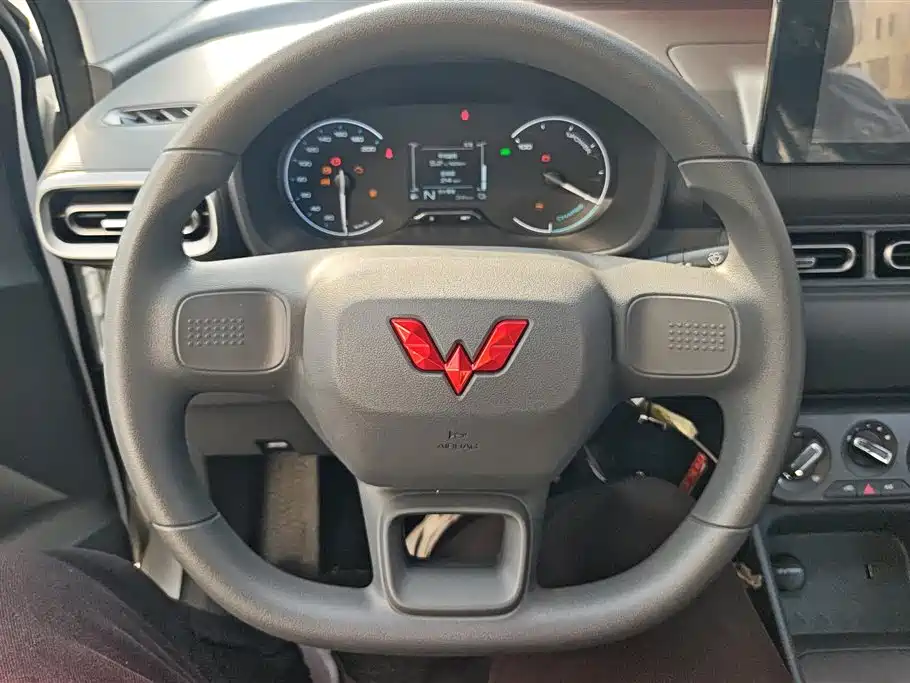WULING WULING HONGGUANG NEW ENERGY
