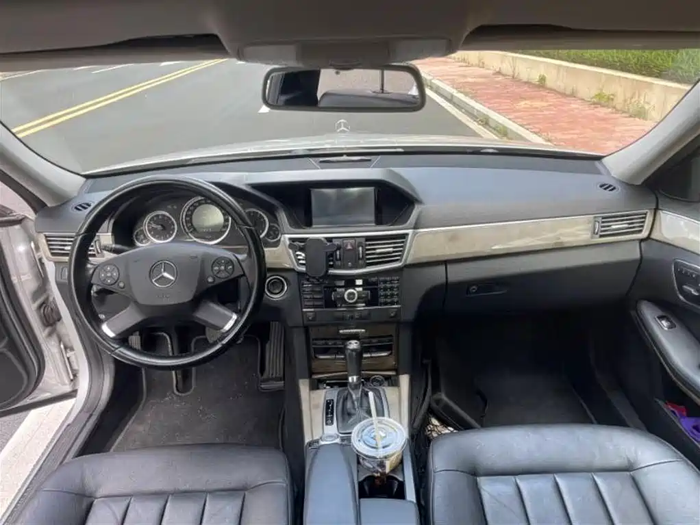 Mercedes-Benz E-Class E 2010 E 200 CGI