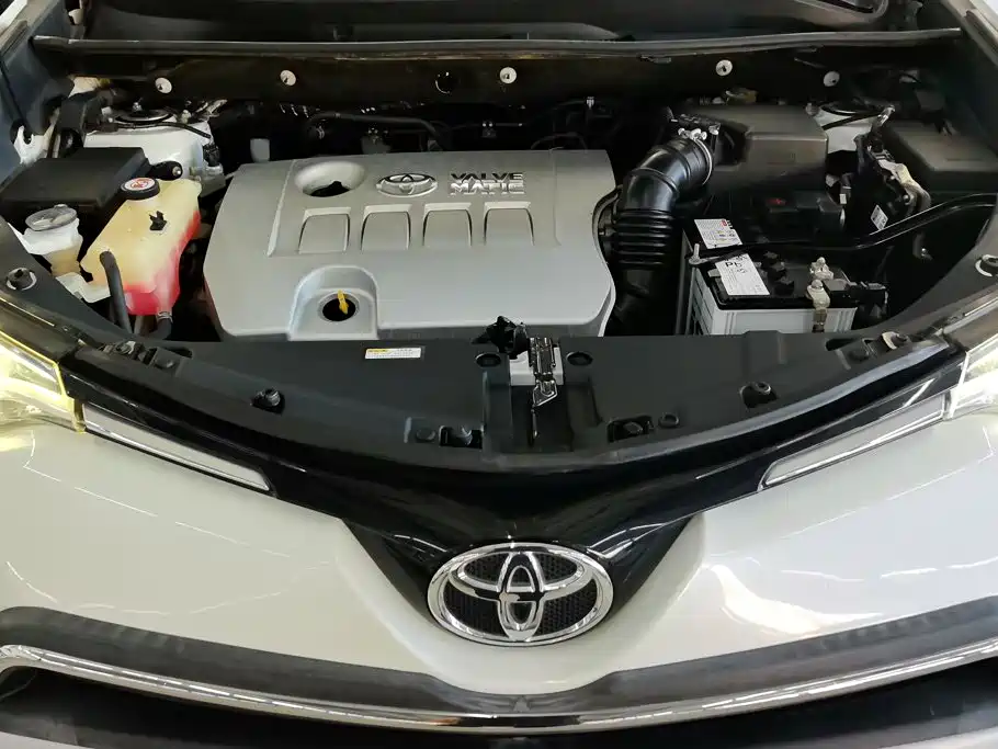 Toyota RAV4 — миниатюра 10