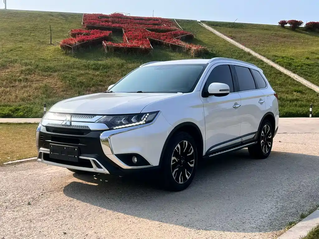 Mitsubishi Outlander 2020
