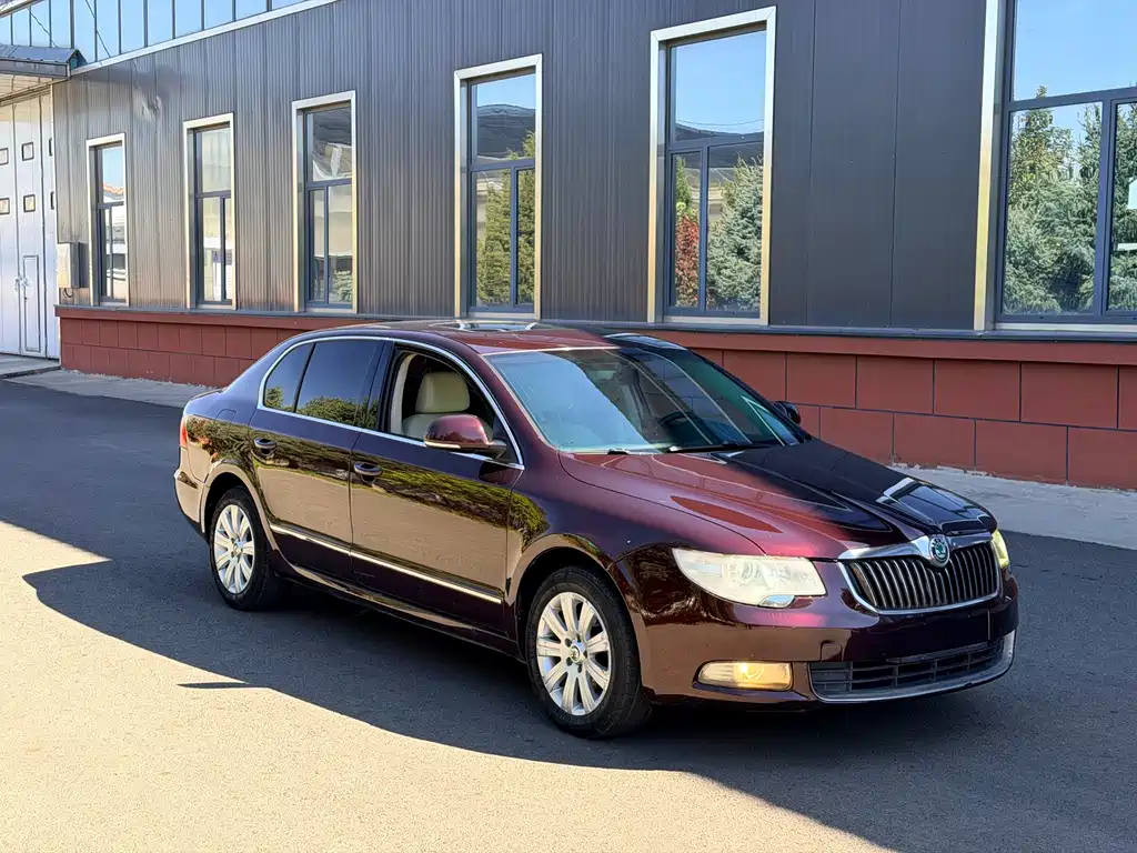 Skoda Superb — миниатюра 6