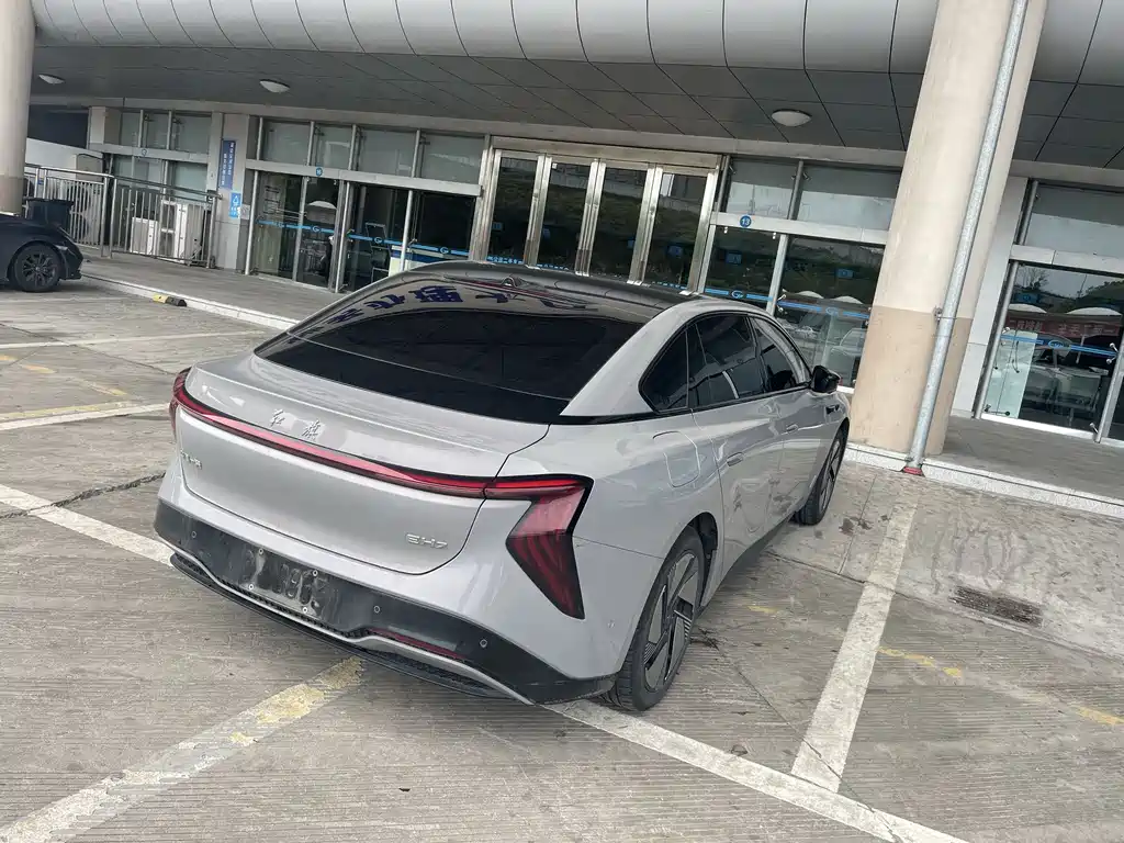 Hongqi EH7 2025 640