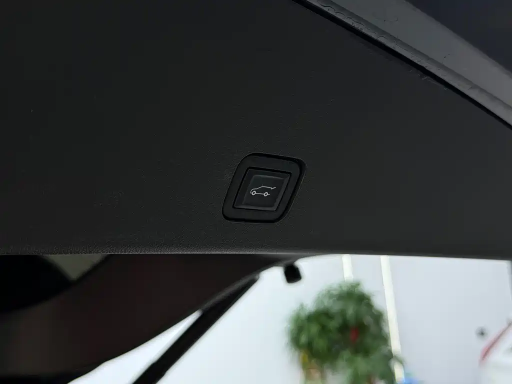 Cadillac XT6 — миниатюра 18