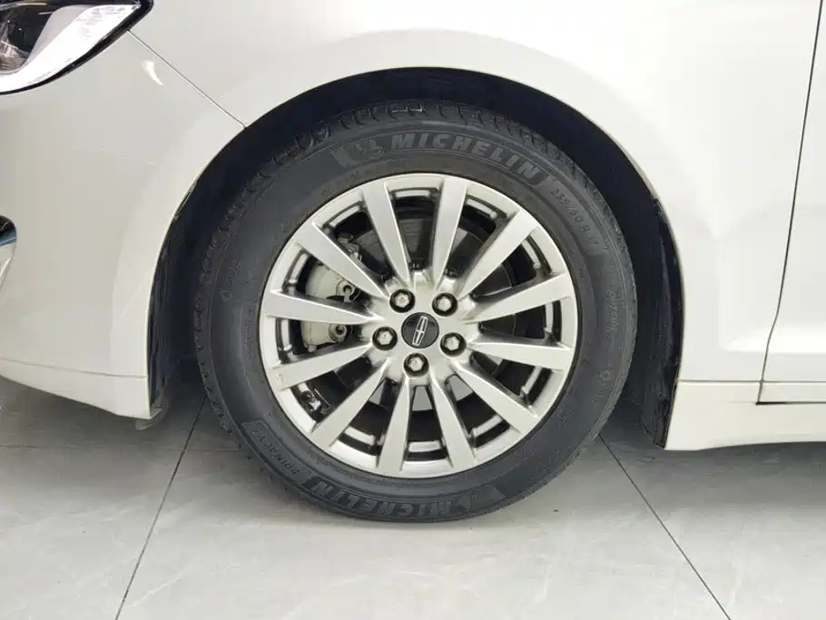 Lincoln MKZ — миниатюра 6