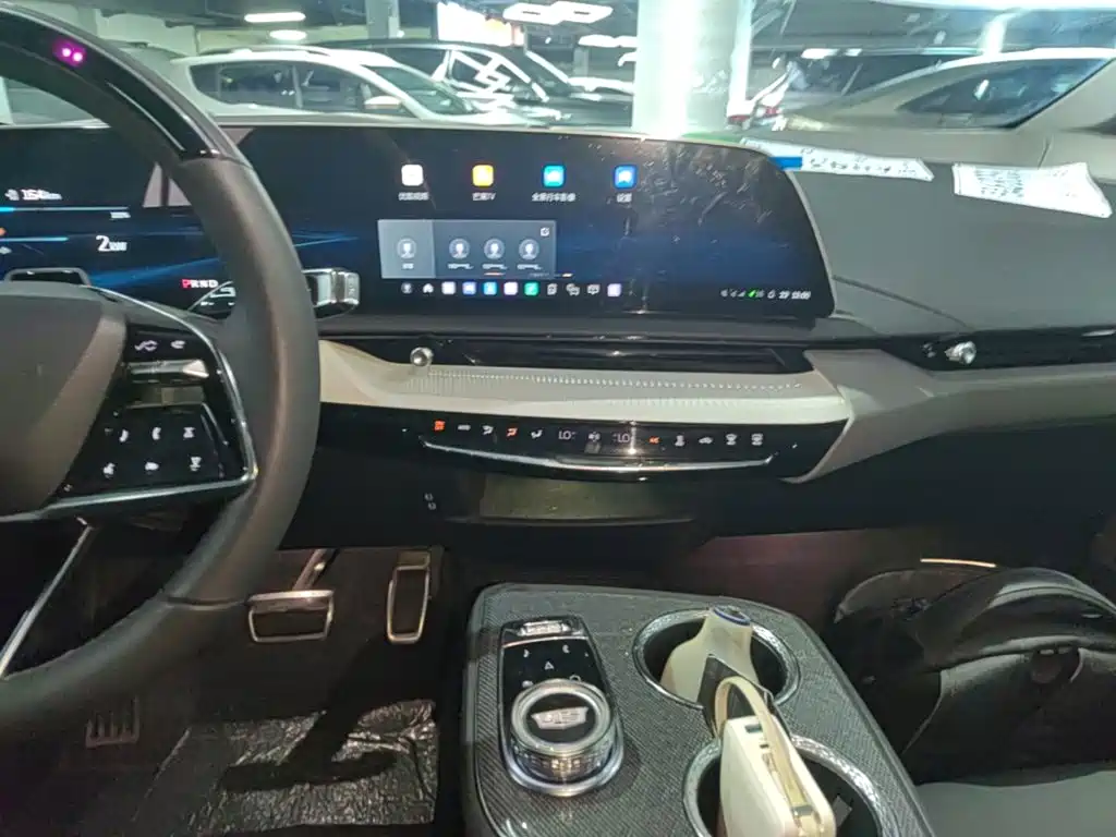 Cadillac IQ — миниатюра 13