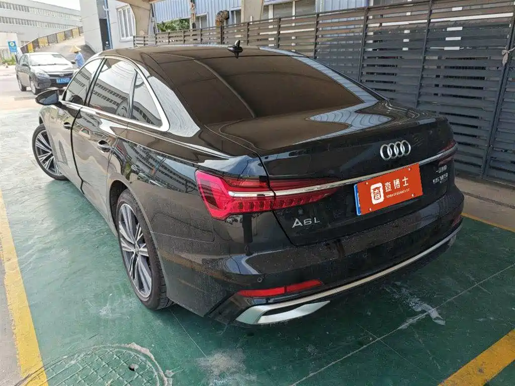 Audi A6L 2025 55 TFSI quattro Premium