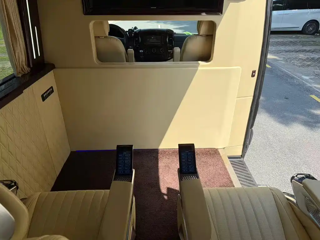 Mercedes-Benz Sprinter — миниатюра 8