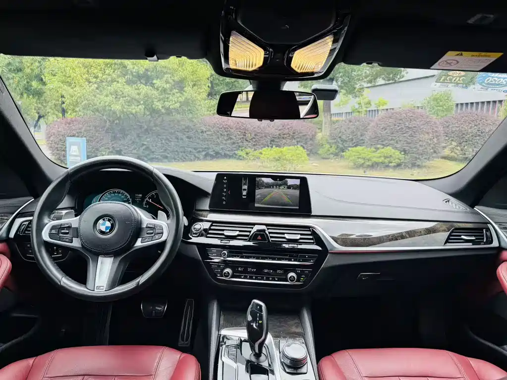 BMW 5 Series — миниатюра 8