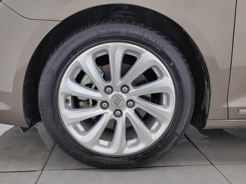 Buick LaCrosse — миниатюра 17