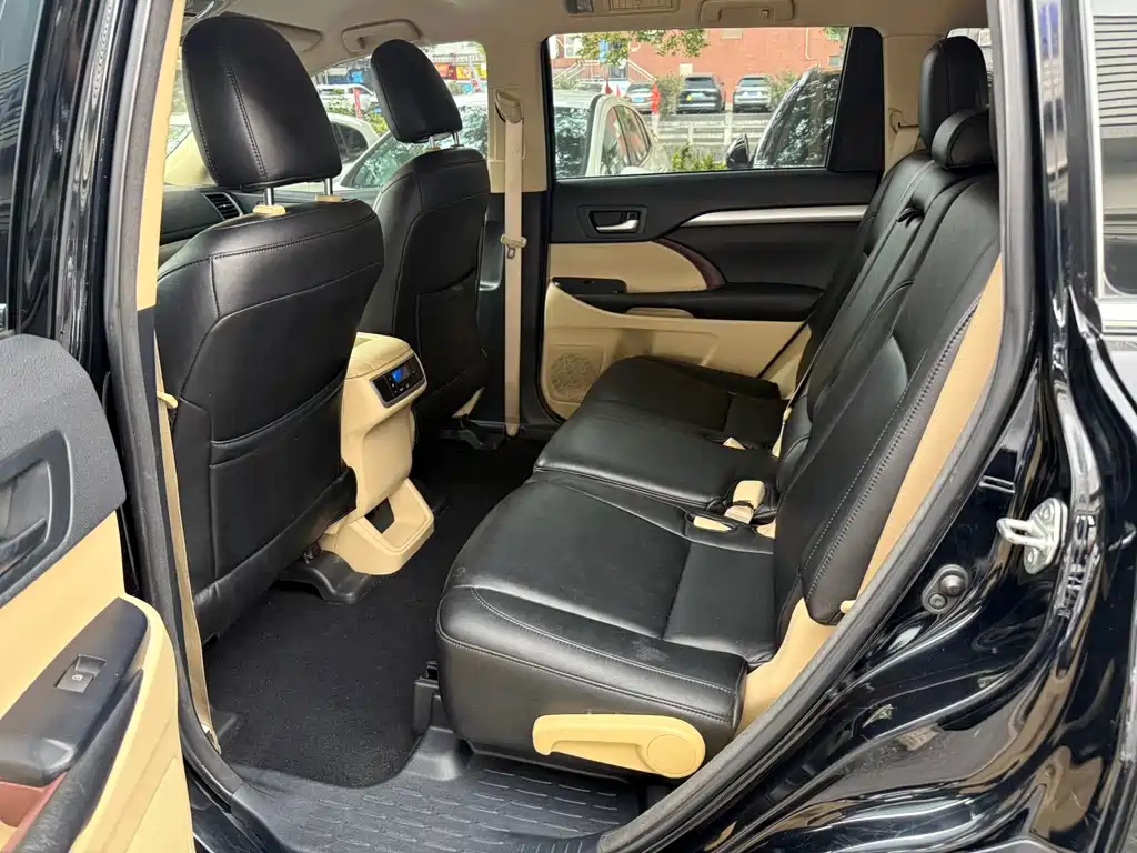 Toyota Highlander 2015 2.0T Elite 5 мест