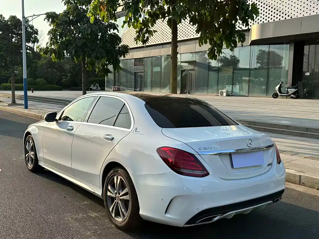 Mercedes-Benz C-Class — миниатюра 14