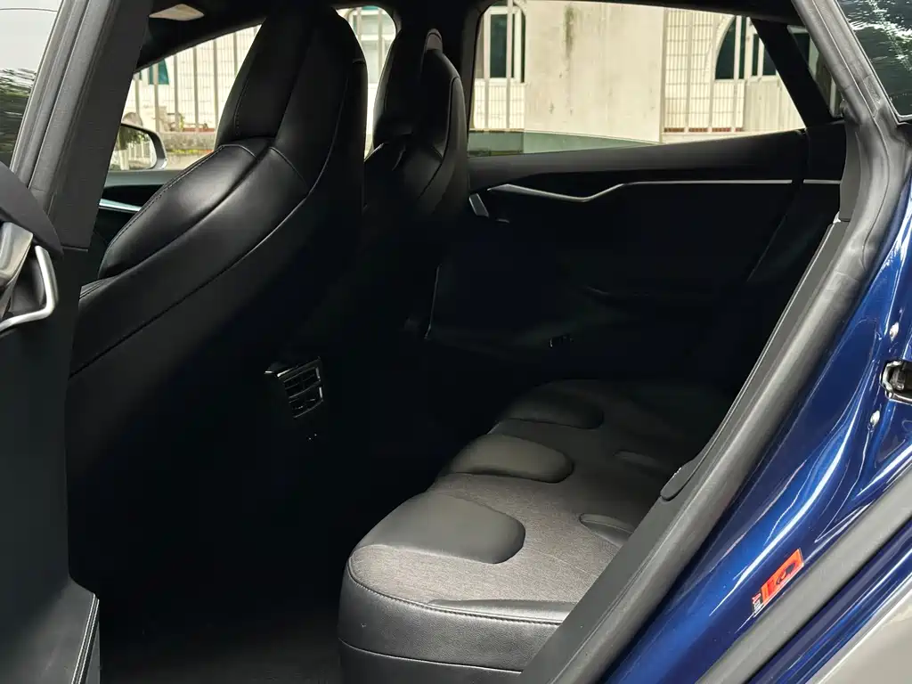Tesla Model S — миниатюра 22