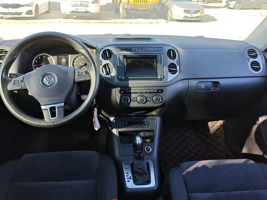Volkswagen Tiguan — миниатюра 12
