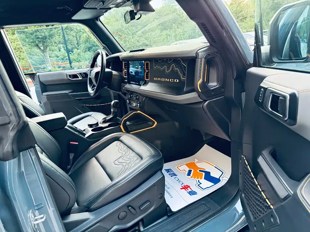 Ford Bronco — миниатюра 12
