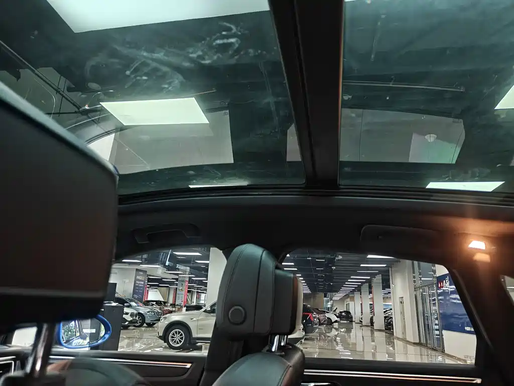 Porsche Macan — миниатюра 8