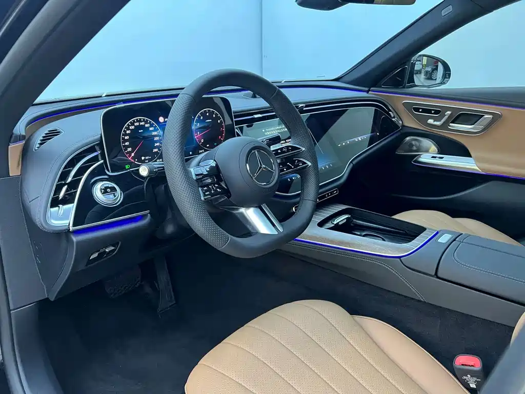 Mercedes-Benz E-Class — миниатюра 9