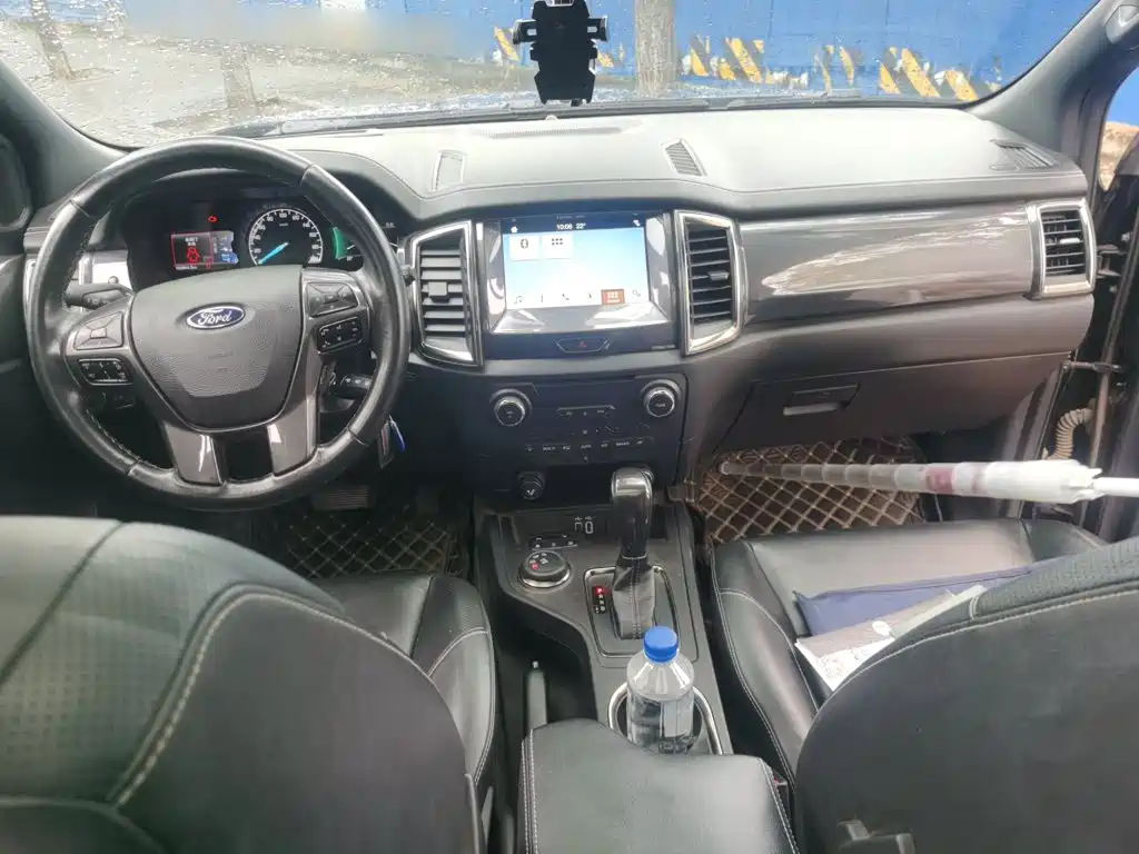 Ford Everest — миниатюра 10