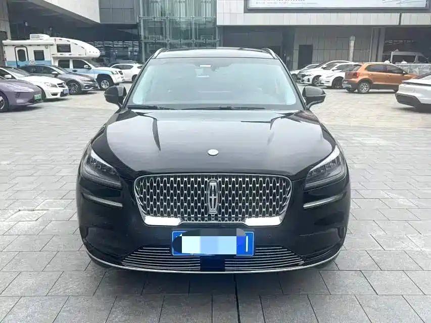 Lincoln Corsair — миниатюра 2