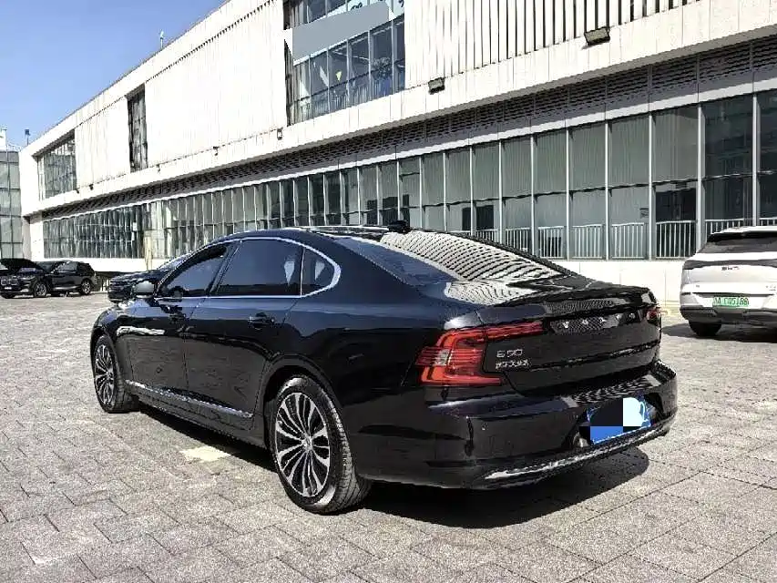 Volvo S90 — миниатюра 8