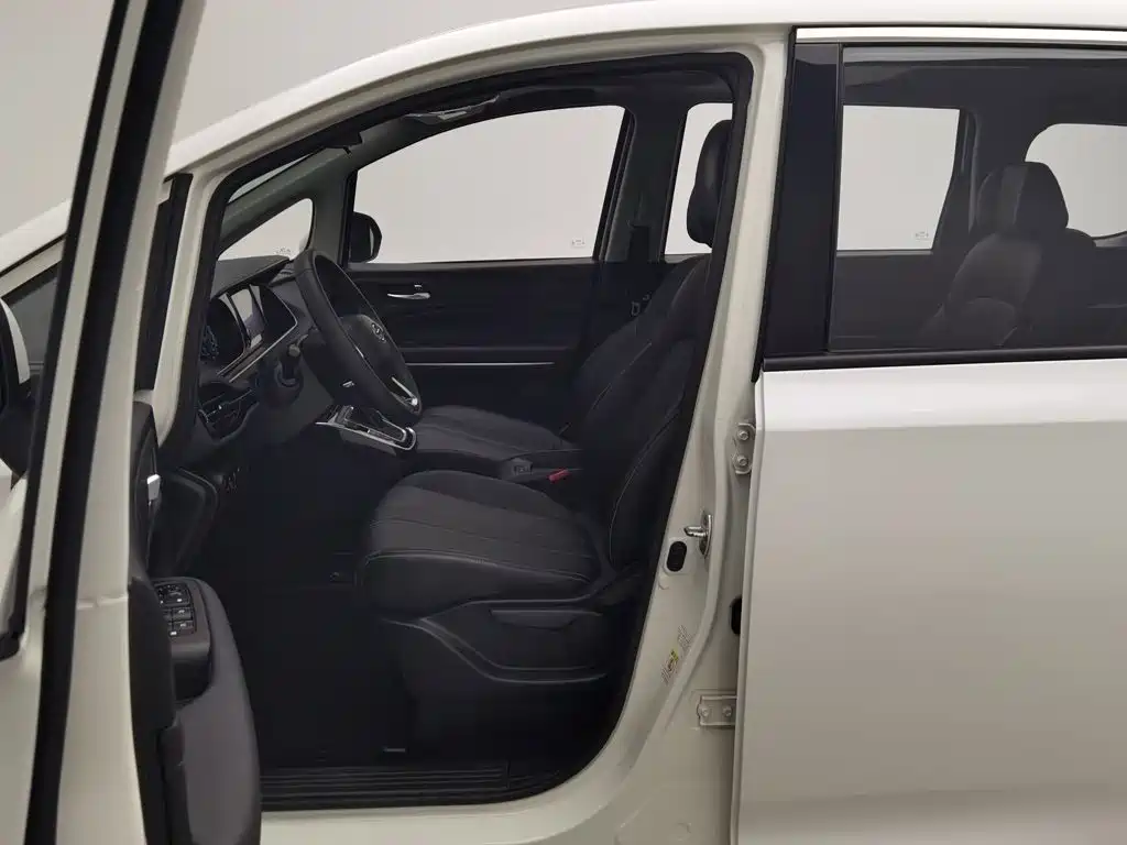 GAC Motor Trumpchi M6 — миниатюра 10