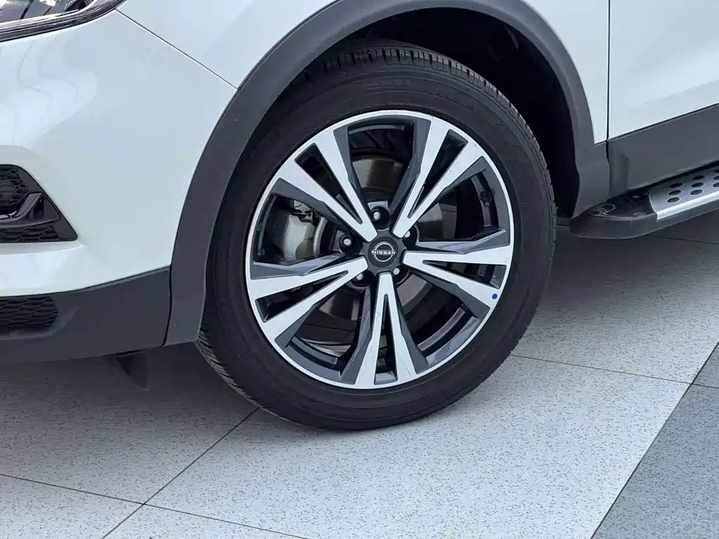Nissan Qashqai — миниатюра 8