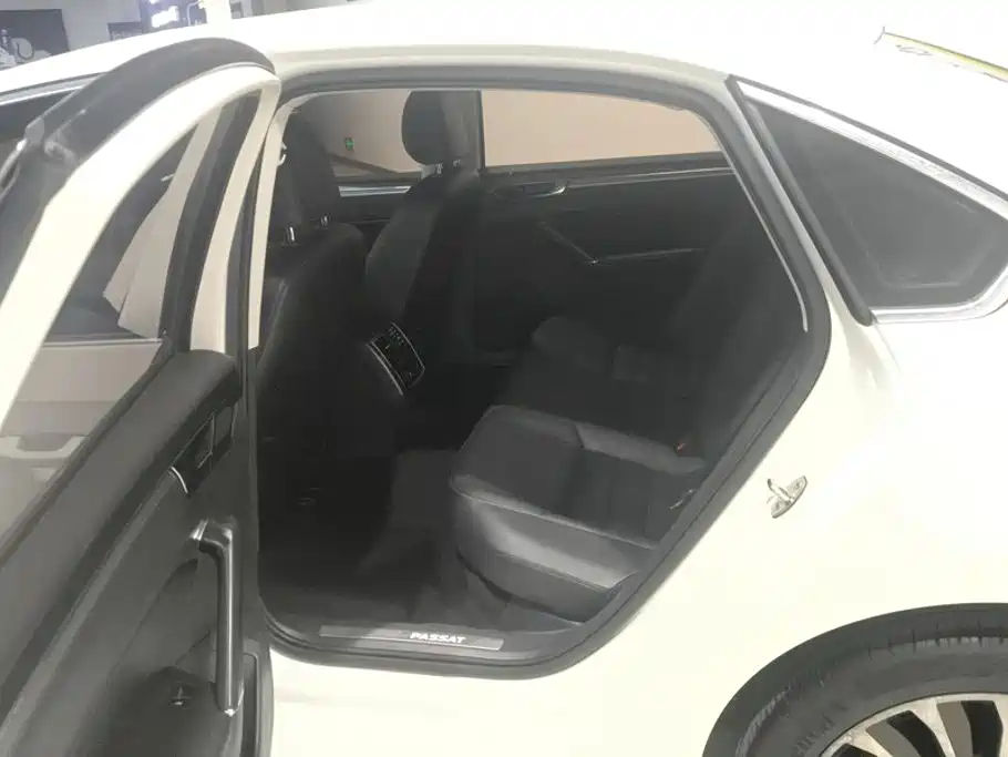 Volkswagen Passat — миниатюра 11