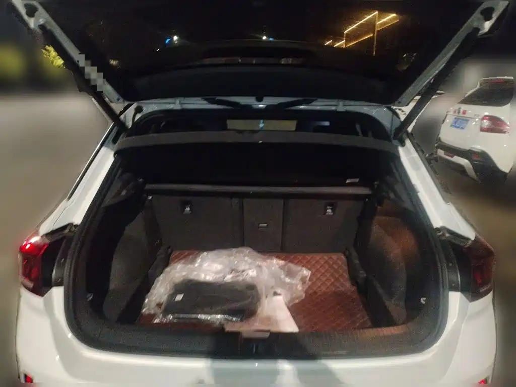 Volkswagen T-Roc — миниатюра 15