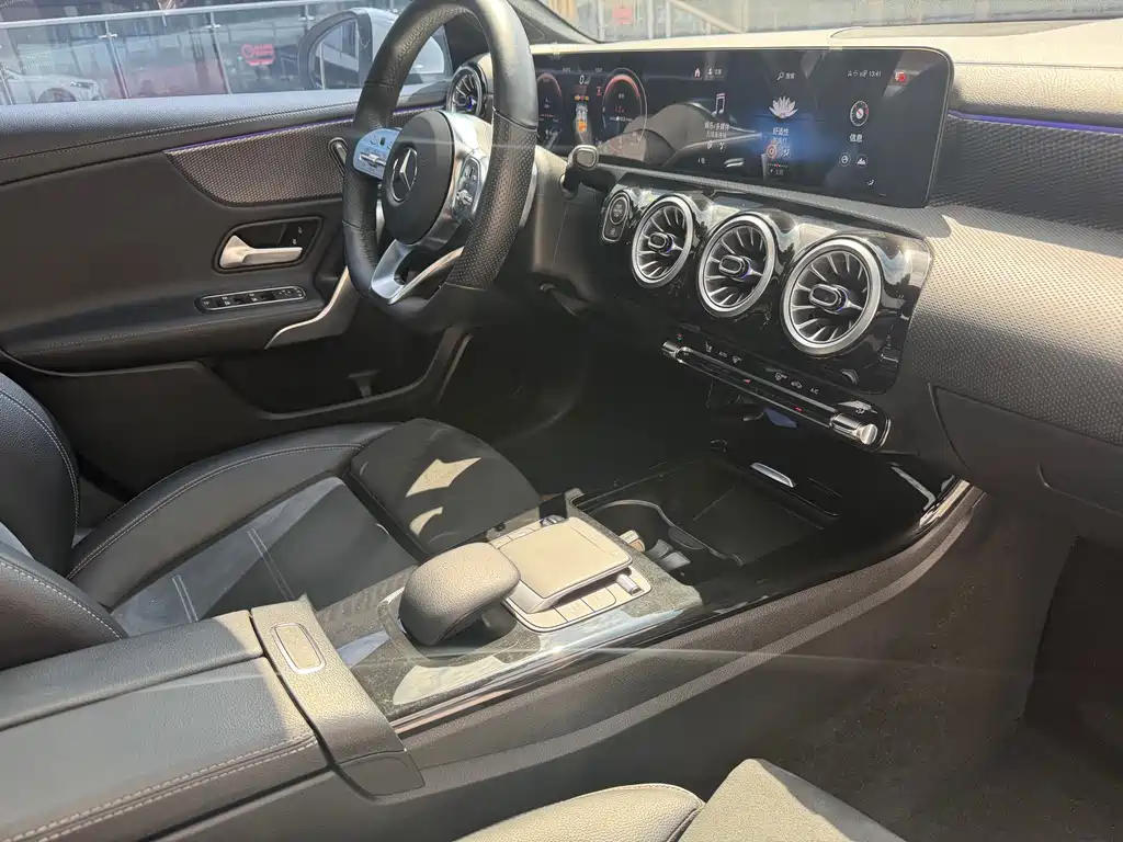 Mercedes-Benz A-Class — миниатюра 12