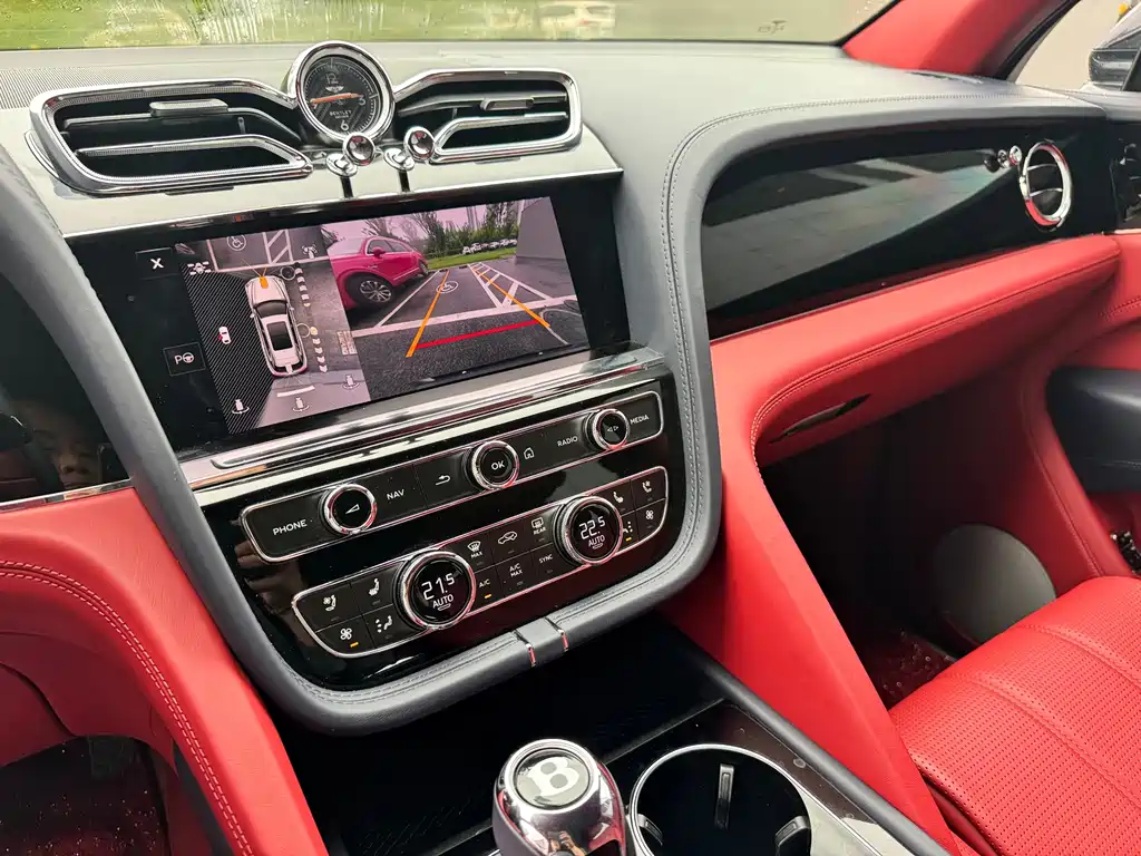 Bentley Bentayga — миниатюра 6