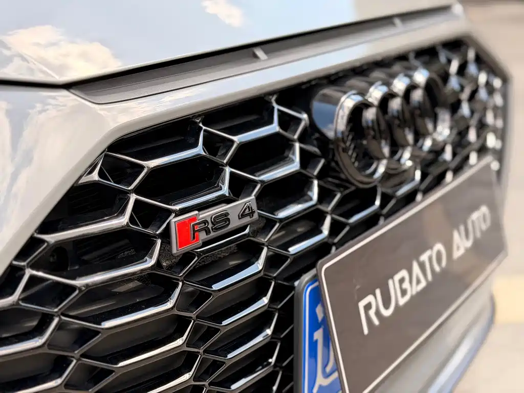 Audi RS 4 — миниатюра 11